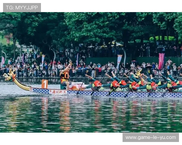 红河州游泳赛由体育总会承办，彩票管理中心协办