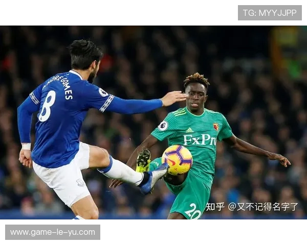 阿斯顿维拉2-0埃弗顿，主场八连胜稳居前三